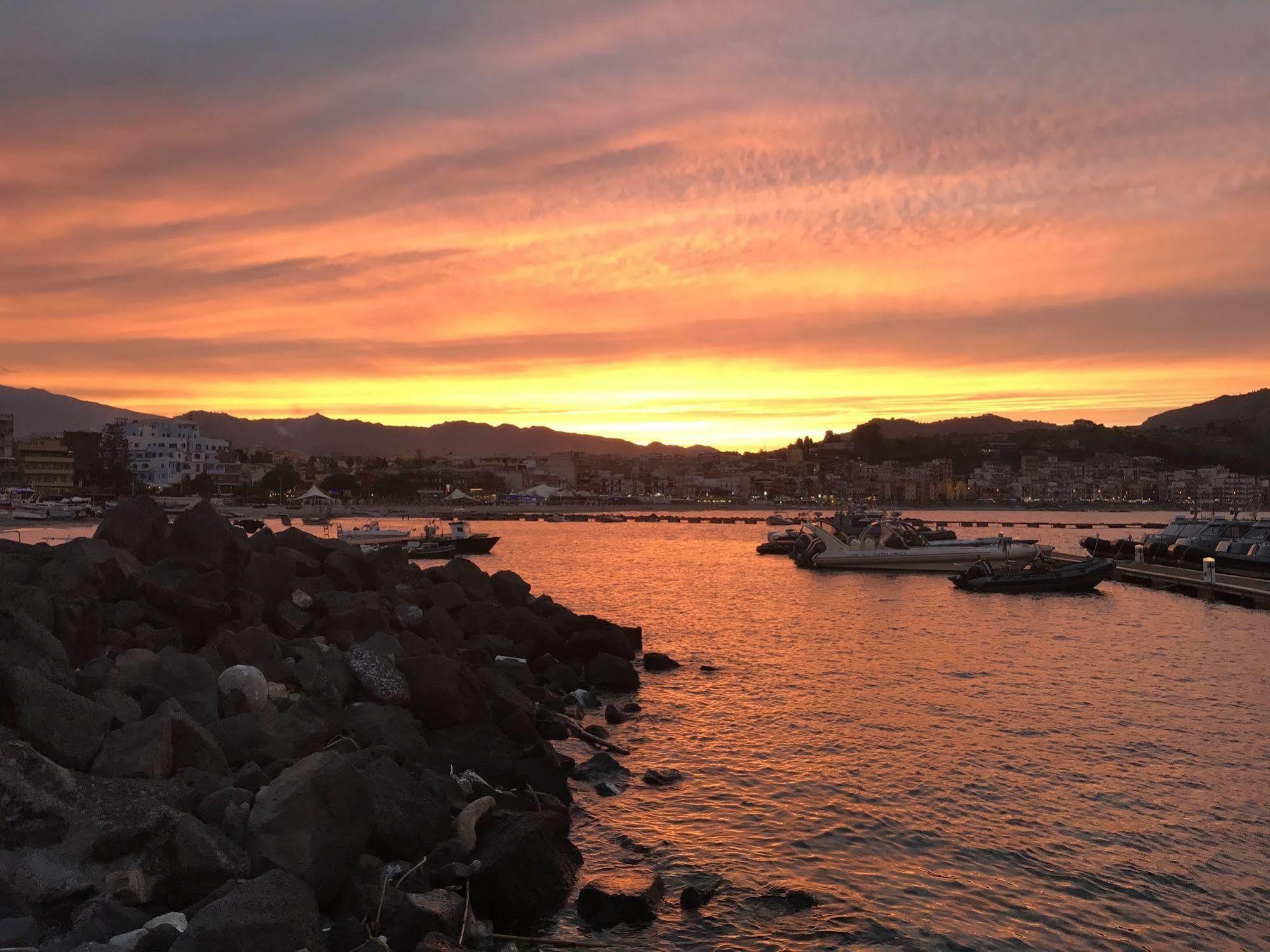 Kalaskiso' Giardini Naxos Dış mekan fotoğraf